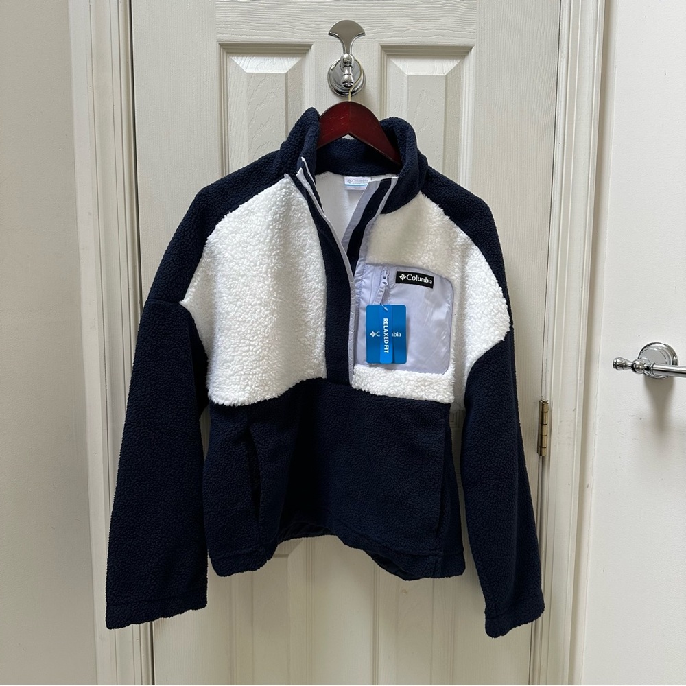 NWT Columbia Women's Navy and White Lodge Sherpa Pullover size Large